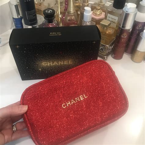 chanel christmas cosmetic bag|Chanel cosmetic bag 2019.